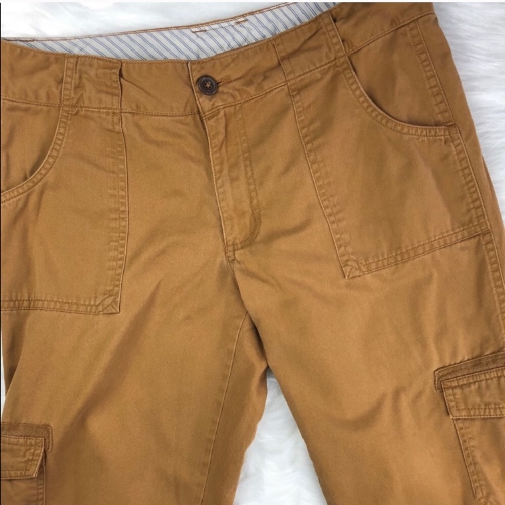 carhartt khaki cargo pants.